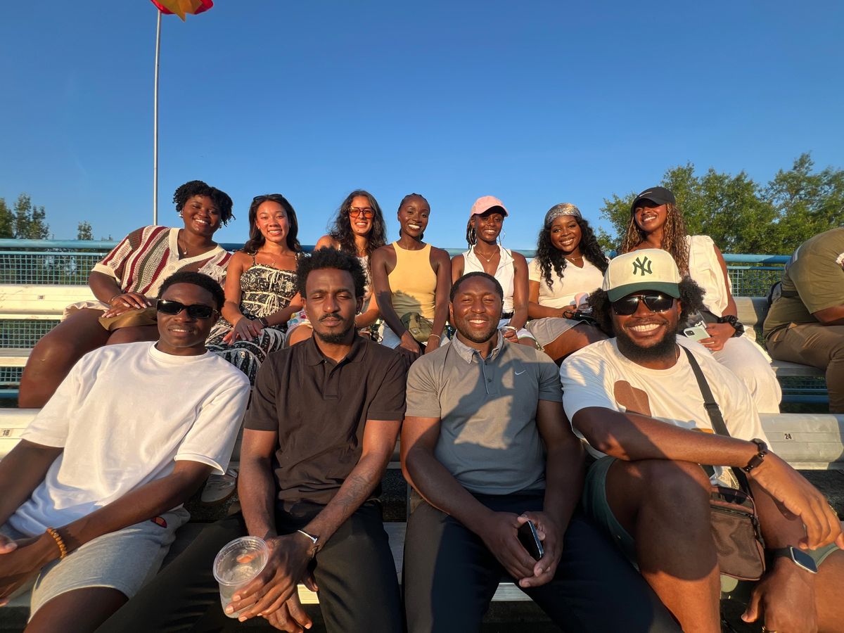 Afro Tennis Club members together on court